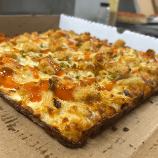 TC Auto Firebird Buffalo Mac & Cheese Pizza